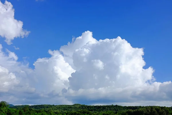 Cielo Blu Con Nuvole Campi Agricoli — Foto Stock