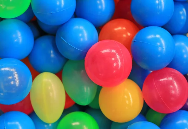 Close Kleurrijke Plastic Ballen Achtergrond — Stockfoto