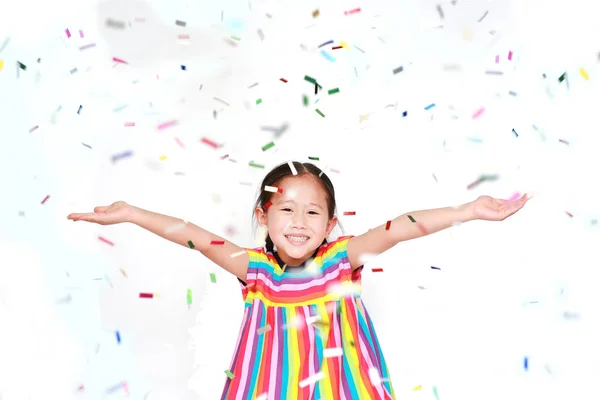 Glad Liten Barn Flicka Med Färgglada Konfetti Vit Bakgrund Gott — Stockfoto