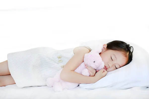 Friedlich Schön Asiatisch Kind Mädchen Schlafen Auf Bett — Stockfoto