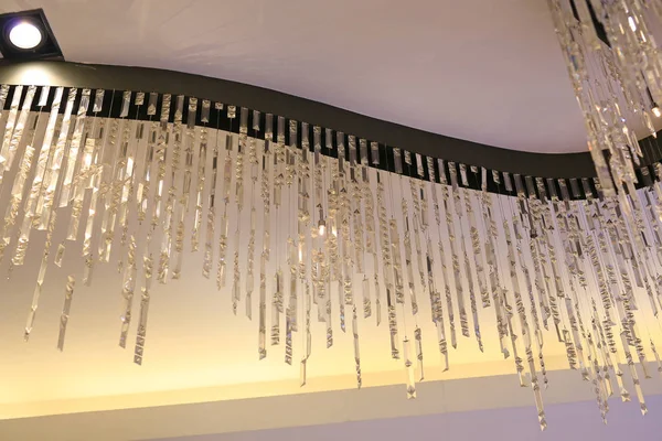 Lustre Cristal Suspendu Plafond — Photo