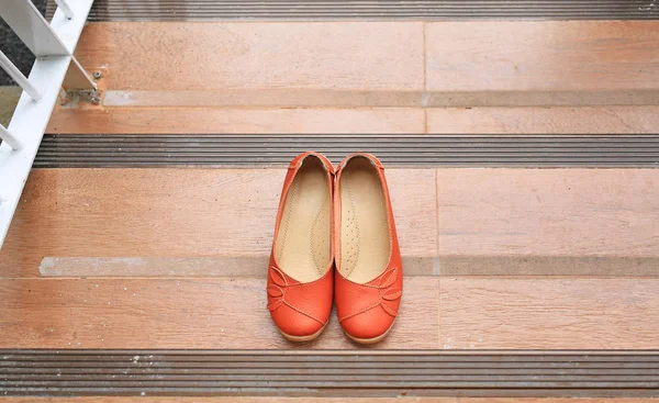 Orange Leather Female Shoes Place Wood Stair — Stock Photo, Image