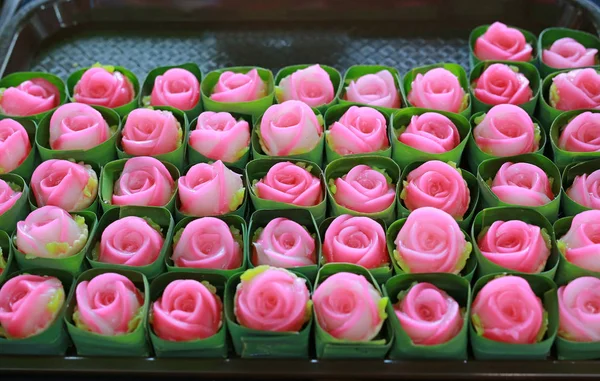 Capa Dulce Postre Tradicional Tailandés Rosas Colores —  Fotos de Stock