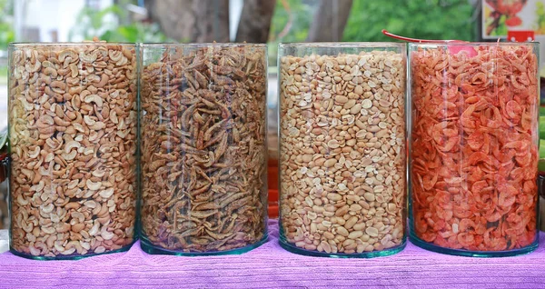 Ingrediente Salada Mamão Castanha Caju Crua Pequenos Peixes Secos Amendoins — Fotografia de Stock