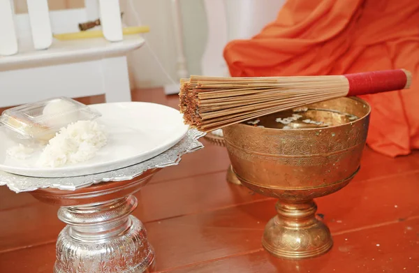 Золотий Кубок Монк Буддійському Заслуга Таїланду Благословення Або Святої Води — стокове фото