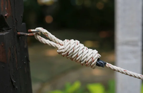 Close Touw Vastgebonden Tot Een Knoop — Stockfoto