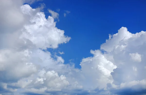 Ciel Bleu Avec Fond Nuageux Blanc — Photo