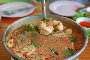 Karides ve Limon otu çorbası mantar veya 