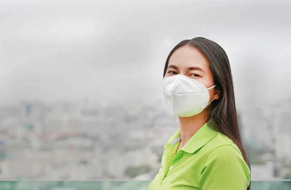 Young Asian Woman Wearing Protection Mask Air Pollution Bangkok City — Stock Photo, Image