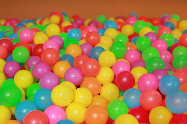 Boules Plastique Colorées Sur Aire Jeux Pour Enfants — Photo