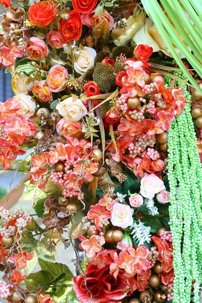 Vacker Konstgjord Bukett Blommor Bakgrund — Stockfoto
