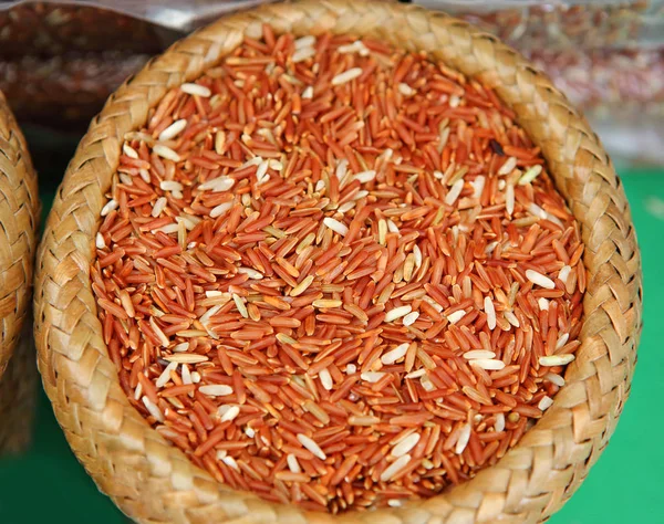 Asijské Červená Jasmínová Rýže Bambusové Tkaniny Koš — Stock fotografie