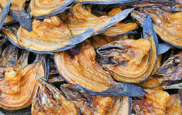 Природное Высушивание Соленой Рыбы Сохранение Сухой Рыбы Коричневая Рыба Гриль Стоковое Изображение