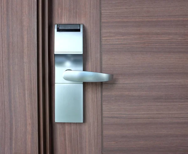 Modern Stainless Card Insert Handle Wood Door — Stock Photo, Image