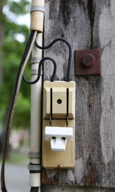 Elektronik bıçak anahtarı (kesme) açık.