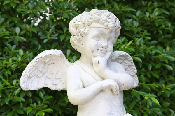 Escultura Cupido Jardín —  Fotos de Stock