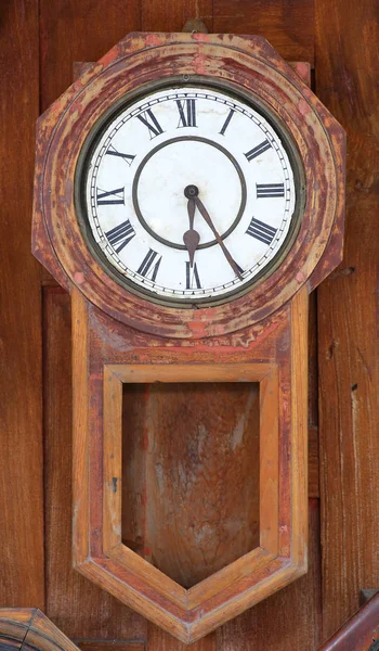 Collection Vintage Wood Clocks Wood Wall Background — Stock Photo, Image