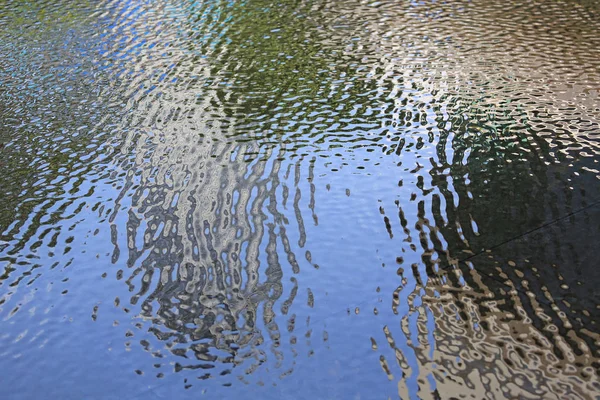 Zvlnění Povrchu Odrazem Pozadí Vody — Stock fotografie