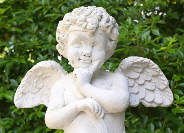 Cupid Sochařství Zahradě — Stock fotografie