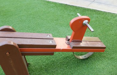 Oyun için at nalı şeklinde tahterevalli