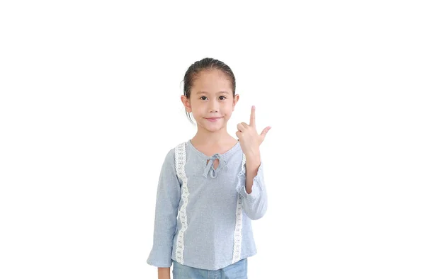 Портрет Маленькой Азиатской Девушки Выражение Пальца Воображаемым Пистолетом Изолированы Белом — стоковое фото
