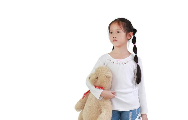 Retrato Pacífico Asiático Pequena Criança Menina Carregando Ursinho Pelúcia Boneca — Fotografia de Stock