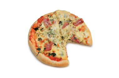 Peynirli, ıspanaklı ve pastırmalı pizza..