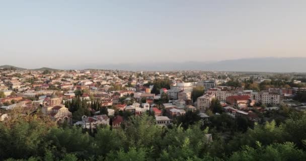 Kutaisi, Géorgie. Paysage urbain en soirée d'automne — Video
