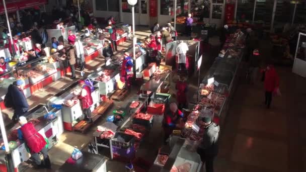 Gomel, Bielorussia - 24 marzo 2018: Mercato alimentare locale della carne a Gomel. Questo è un esempio di mercato alimentare esistente in Bielorussia — Video Stock