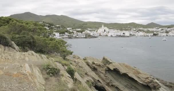 Cadaques, province de Gérone, Catalogne, Espagne. Vue panoramique de la mer 