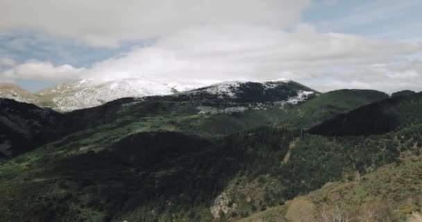 Katalonya, İspanya. Pirenes Dağları Manzarası Bahar mevsiminde — Stok video