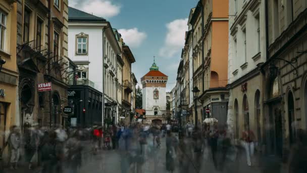 Cracovia, Polonia. Puerta de Florianska Cracovia, la Florianska medieval - St Florins. Patrimonio de la Humanidad UNESCO — Vídeo de stock