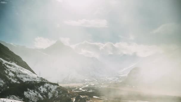 Região de Mtskheta-Mtianeti, Geórgia. Aldeias Pansheti, Arsha e Sioni durante a manhã. Paisagem georgiana bonita no inverno — Vídeo de Stock