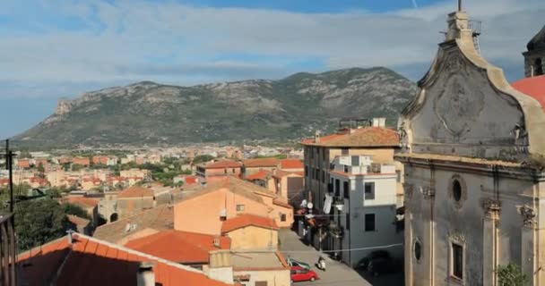 Terracina, Ιταλία. Εκκλησία του Καθαρτήριου σε μπαρόκ στυλ χτισμένο στο χώρο της εκκλησίας του Αγίου Νικολάου — Αρχείο Βίντεο