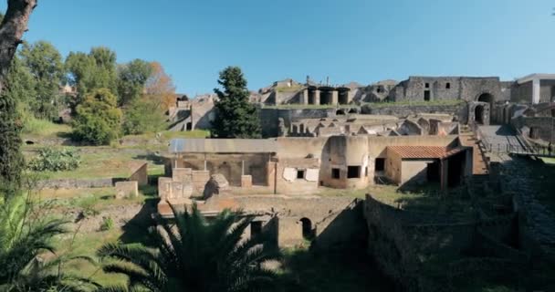 Pompeï, Italië. Zicht op het archeologische park Pompeii op zonnige dag. UNESCO Werelderfgoed — Stockvideo