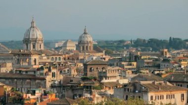 Roma, İtalya. Şehir Skyline 'ı Pantheon' la, Anavatan 'ın sunağı ve Eski Tarih Kasabası' ndaki diğer ünlü simgeler. Panorama, Panoramik Görünüm