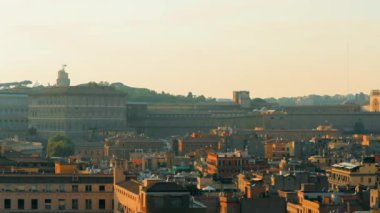 Roma, İtalya. Vatikan 'daki Aziz Peter Kilisesi' nin ünlü Papalık Bazilikası ile Roma Skyline Şehri. UNESCO Dünya Mirası Alanı. Panorama Pan