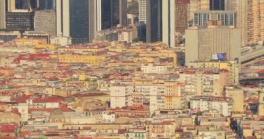 Napoli, İtalya. Günes gununde Modern Gökdelenlerle Cityscape Skyline