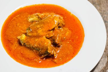 Sardalyaları balık konserve domates sos, balık