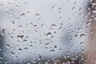 Su bardağa düşer..