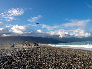 Hualien, Tayvan - 16 Ekim 2016: Güzel taşlı kumsal, Chishintan Beach