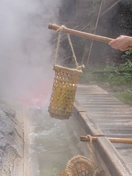 Eieren Groenten Worden Gekookt Het Water Van Warmwaterbronnen Taiping Mountain — Stockfoto