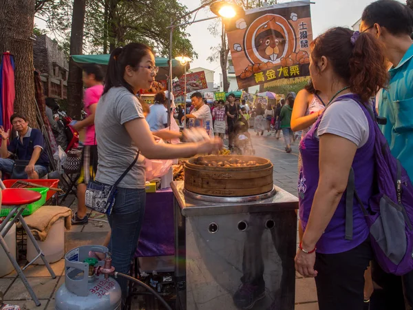 Tainan Taiwan Outubro 2016 Bazar Local Típico Taiwan Com Muitos — Fotografia de Stock