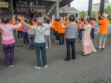 Egzersiz de yaşlı insanlar