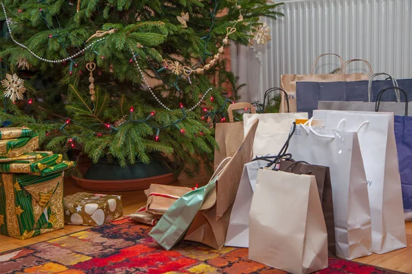 Gifts under Christmas tree — Stock Photo, Image