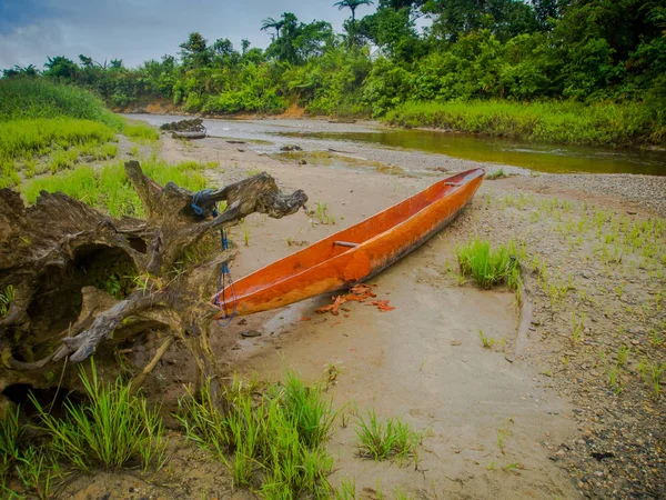 Boat on the Mabul River — Stock Photo, Image