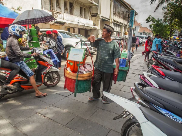 Street seller  in Jakarta — Stock Photo, Image