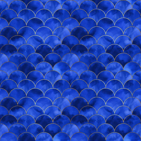 Luxus Fischschuppen nahtlose Muster. goldene Meereswellen auf blauer Aquarelltextur. — Stockfoto