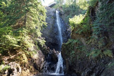 Plodda Falls bir şelale 5 km Tomich köyü yakınındaki İskoçya Highlands Glen Affric güneybatısında olduğunu.