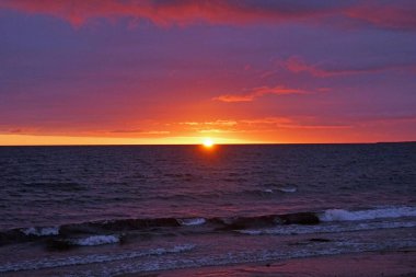 Nairn plaj üzerinde güzel gündoğumu